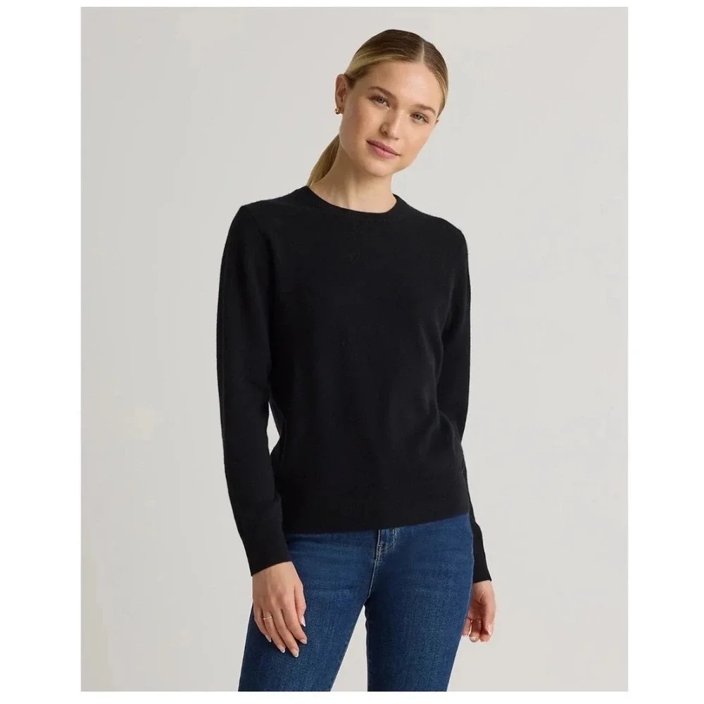 Quince Mongolian Cashmere Crewneck Sweater M Black Minimalist Chic Quiet Luxury